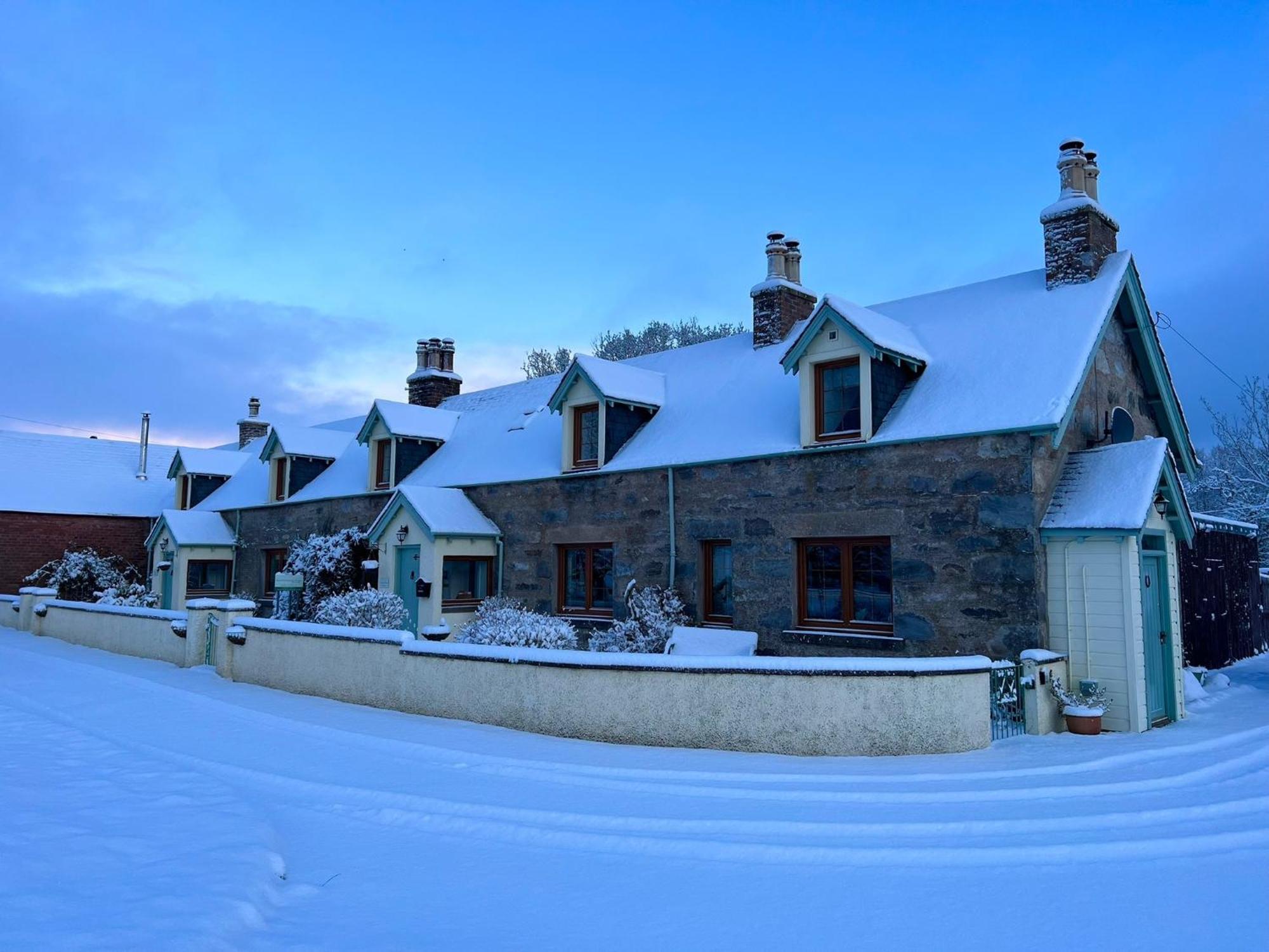 Rosemount Cottage One- Highland Cottage Garve Esterno foto